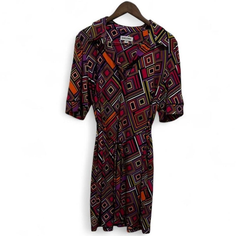 Vibrant Y2K geometric print dress with a button-up front and tie back 2x